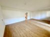 top sanierte ETW mit Balkon und Garage! - Wohnzimmer